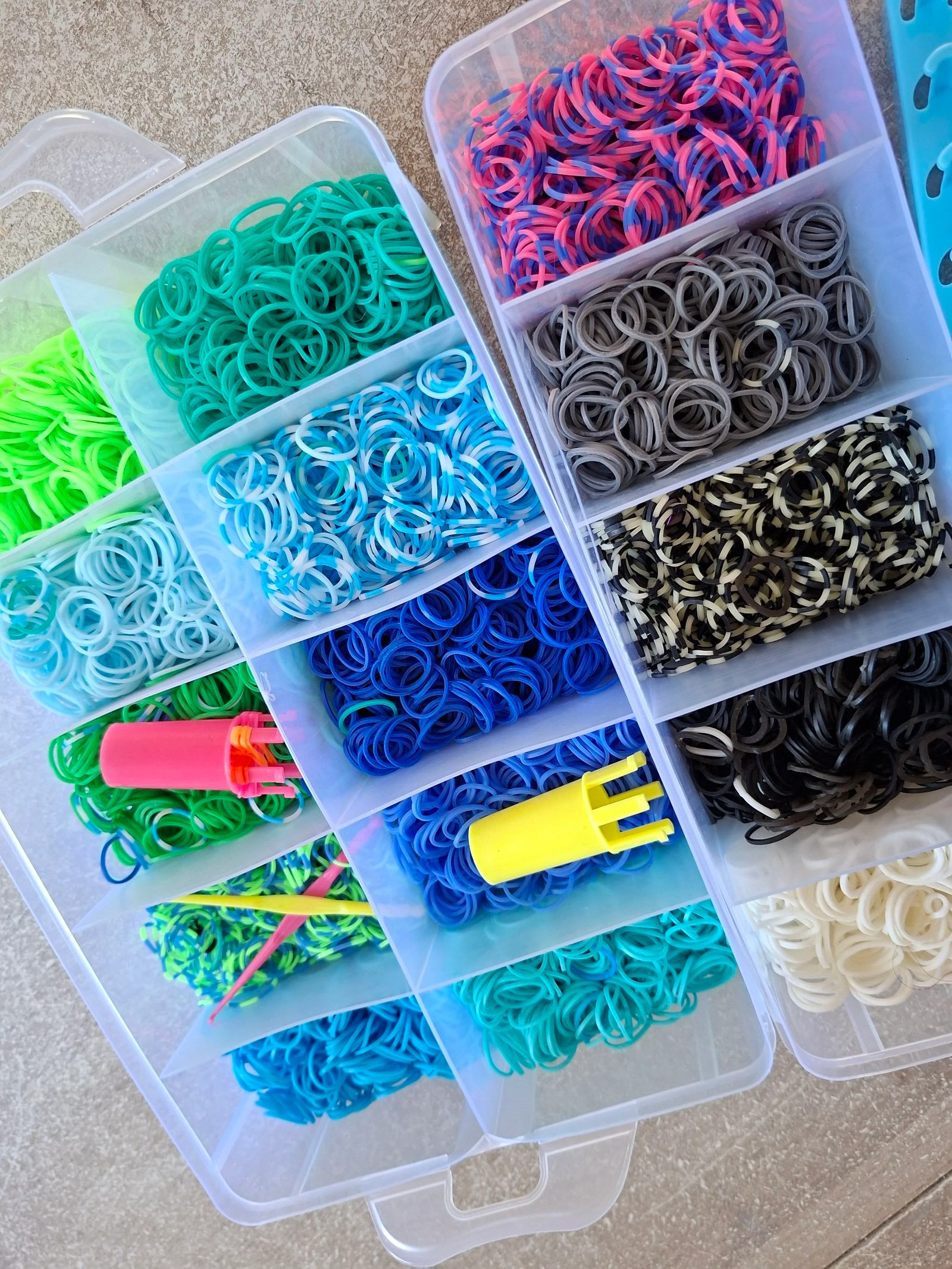 Kit Loom Bands XXL + 3 cajas de almacenamiento + oficios + accesorios + elásticos multicolores – photo 6